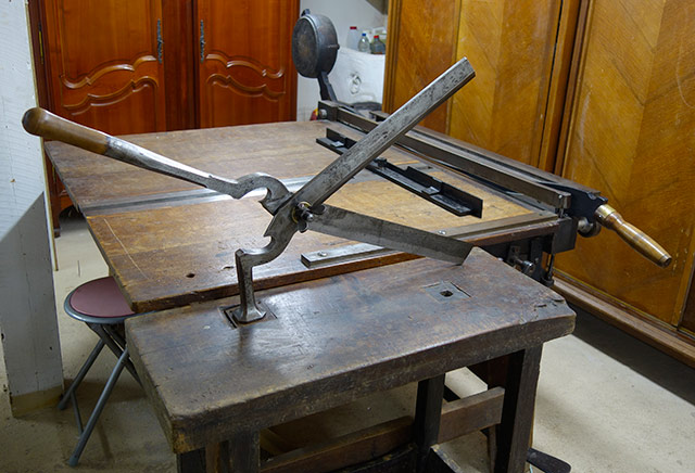 Cisaille à ébarber les brochures CisailleEbarber02.jpg