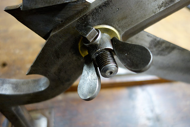 Cisaille à ébarber les brochures CisailleEbarber07.jpg