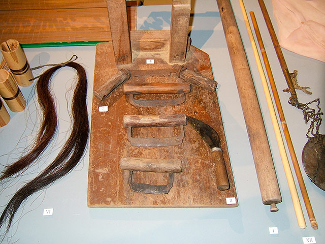 Matériel pour forme à papier. Hanji-Bat05.jpg