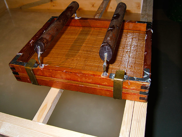 Matériel pour forme à papier. Hanji-Mat09.jpg