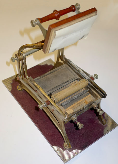 Presse jouet 1900. PetitePresse1900-2.jpg