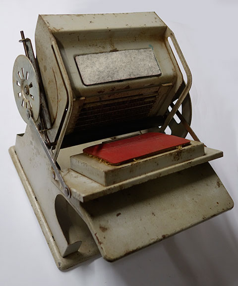 Presse jouet en tôle emboutie. PresseJouetToleEmboutie2.jpg