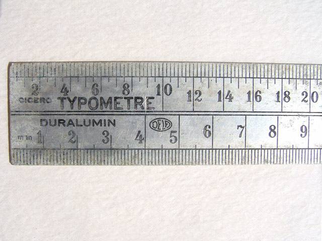 Typomètre en aluminium