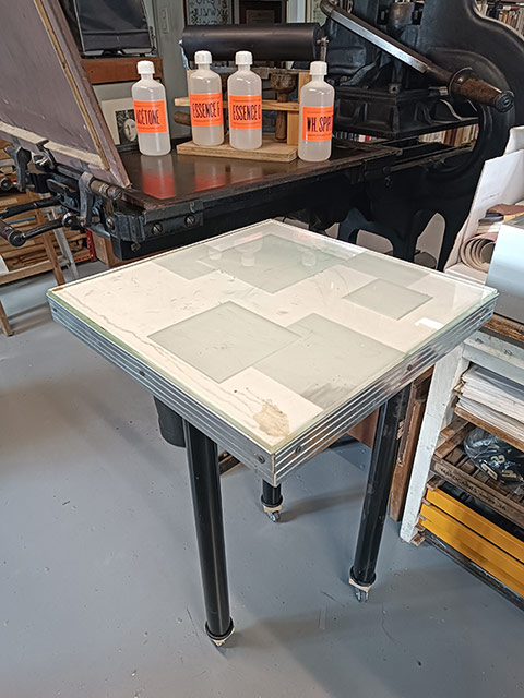 TableEncrer02.jpg