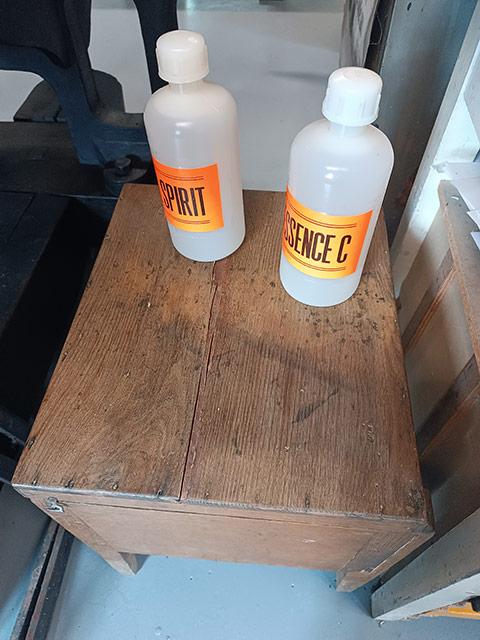 TableEncrer08.jpg